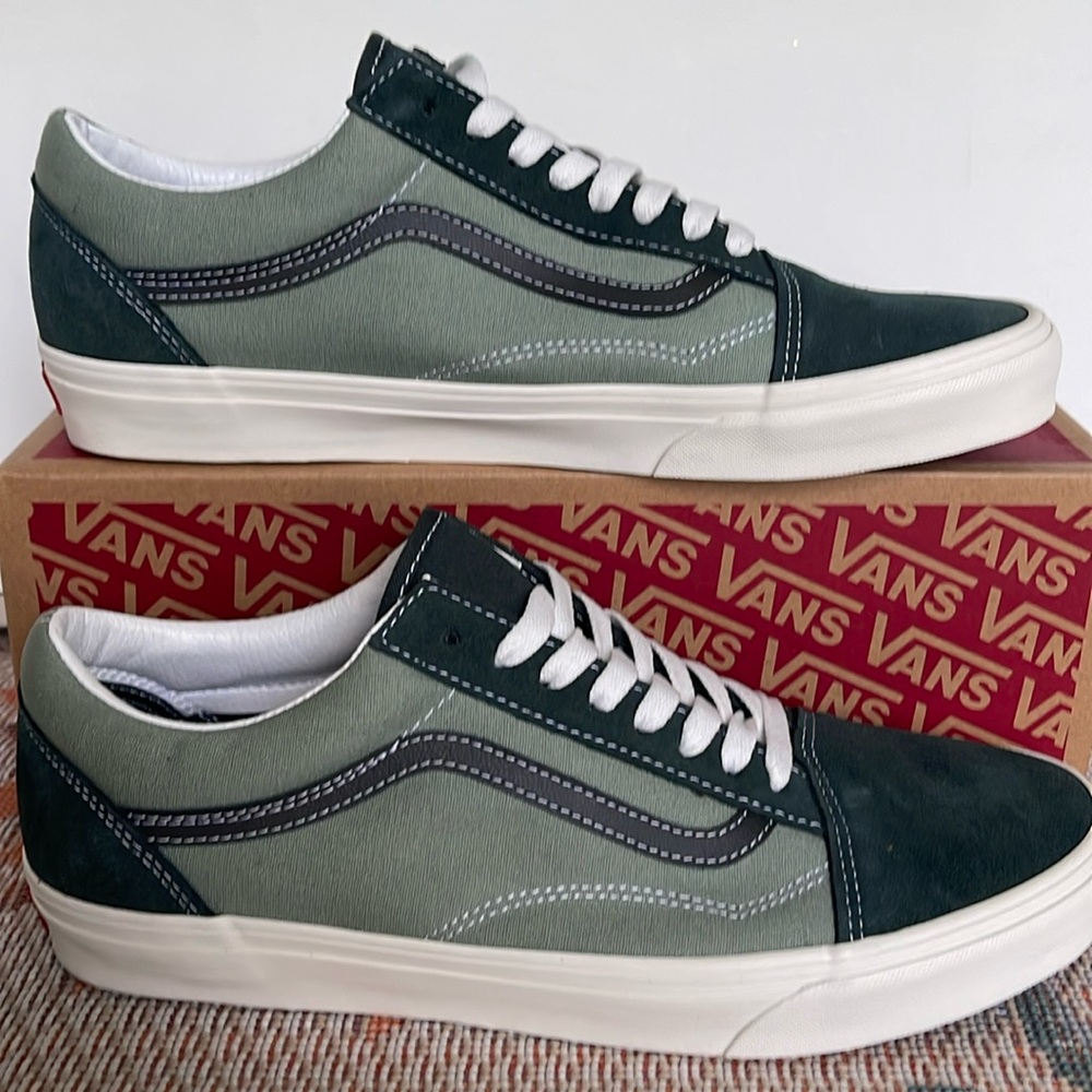 Vans WMNS Old Skool
Earth Tones Green Gables
VN0007NT2LN
Sneakers - Picture 2 of 16